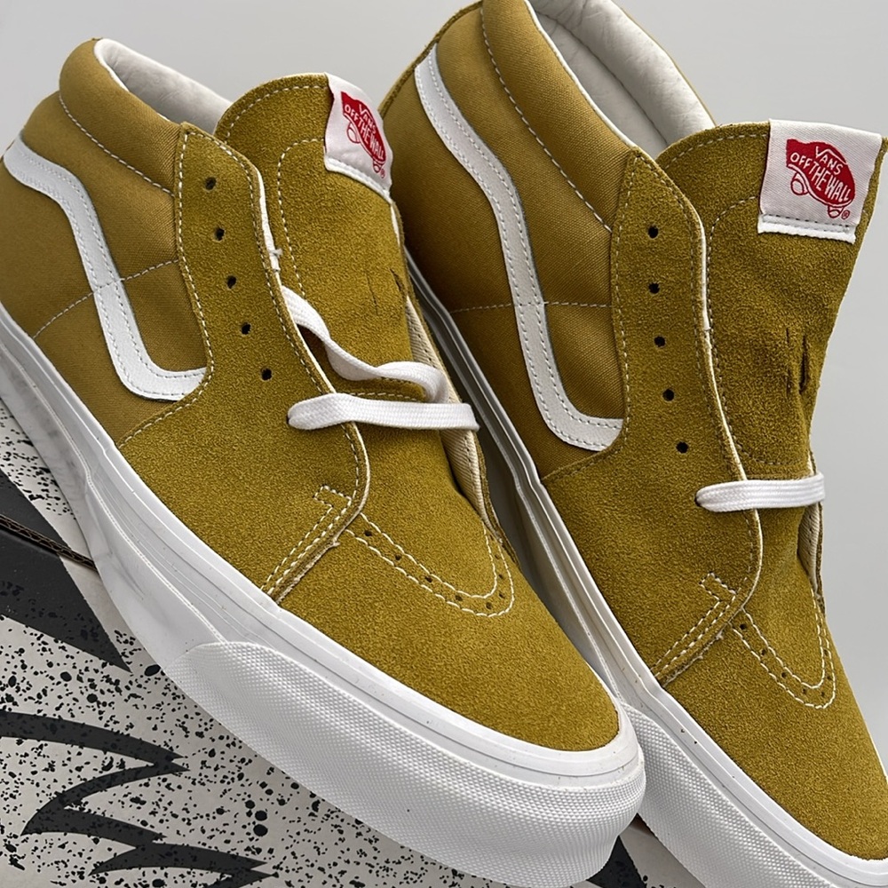 Vans Men’s Mustard High-Top 0g Sk8-Mid Lx
Suede/Canvas Tobacco/White
VN0A4BVCN2X - Picture 6 of 16